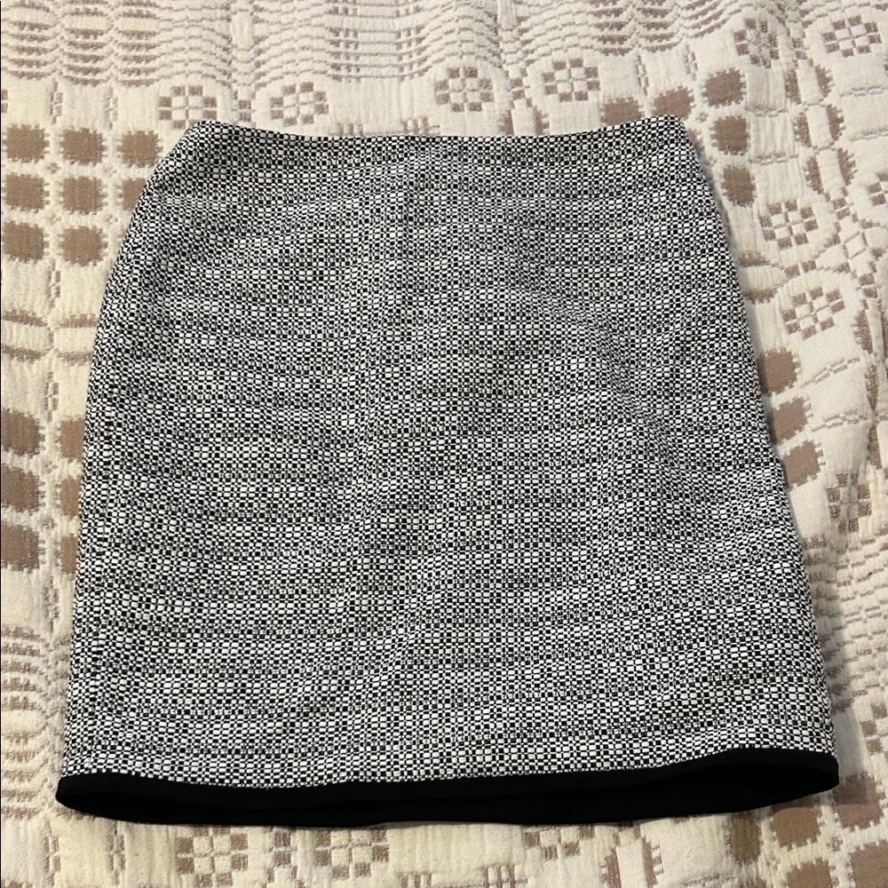 White House Black Market Monochrome Pencil Skirt